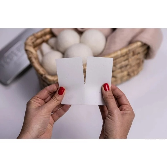 Tru Earth Laundry Detergent Eco Strips - Fresh Linen (32 Count) - Picture 4 of 5